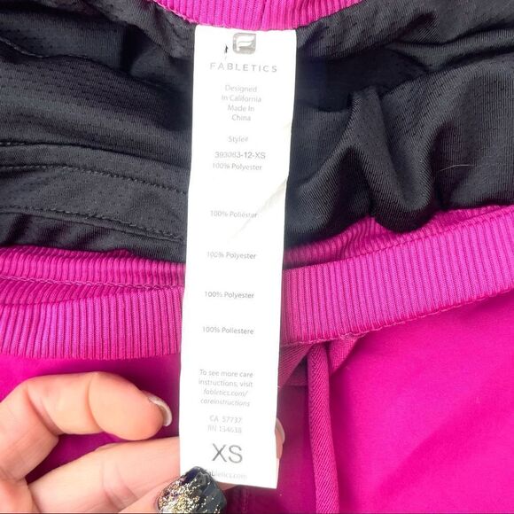 Fabletics Built-In Briefs Run Shorts - Picture 7 of 9